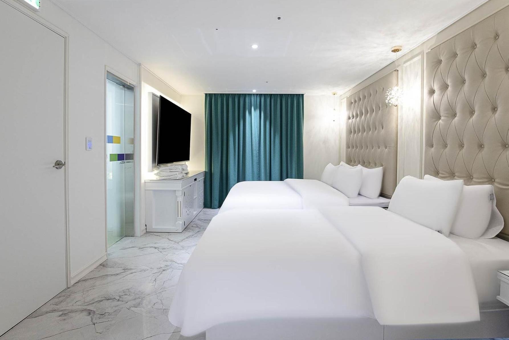 Star Light Hotel